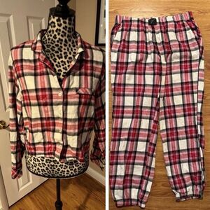 Victoria Secret Women’s Medium Flannel Plaid Pajama Set Shirt & Jogger Bottom